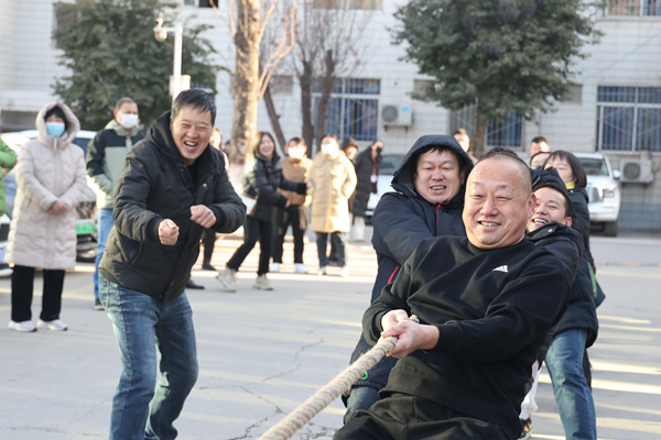 凝繩聚力齊奮進(jìn) 力拔山河展英姿——公司拔河比賽圓滿(mǎn)結(jié)束